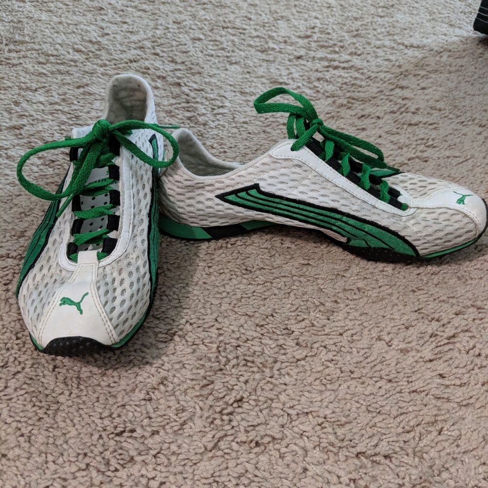 Athletic shoes